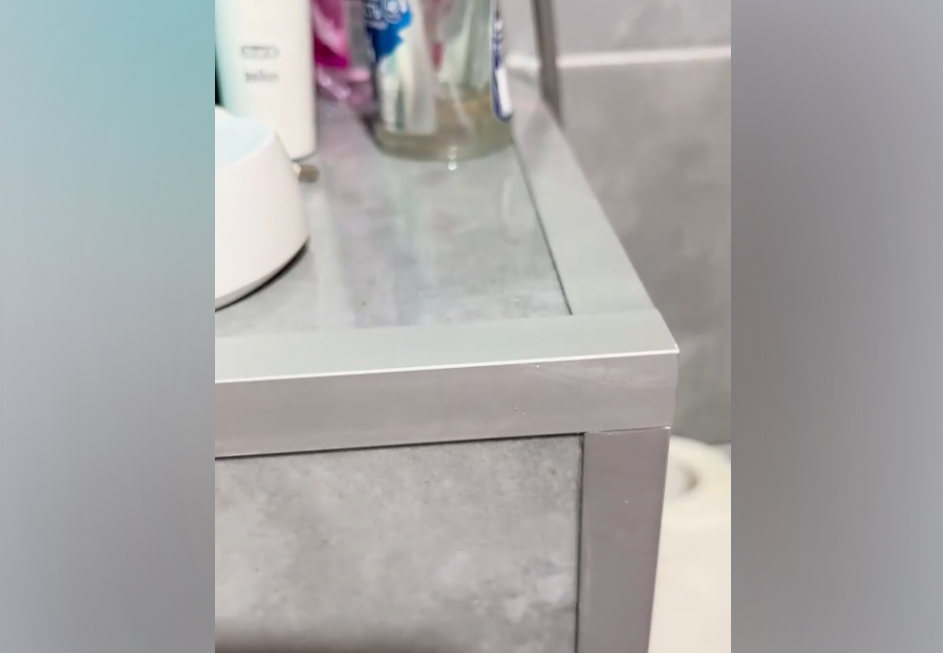 Угол наружный алюминиевый Уп 18-27.02лп